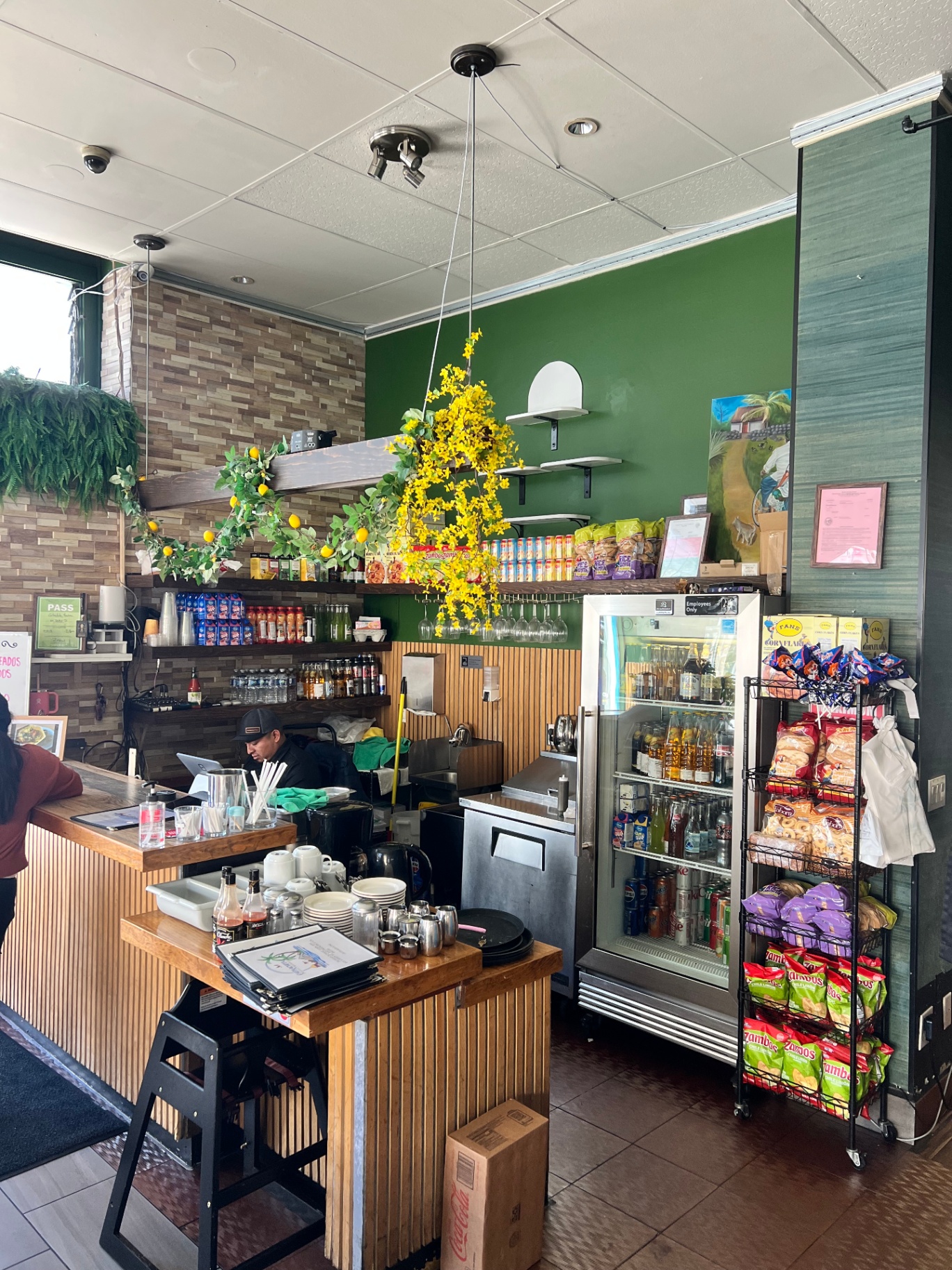 Bar and pantry — Honduran & Yucatecan drinks and snacks